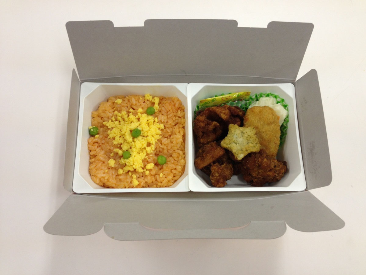 「指田郁也のチキン弁当」のイメージ写真。