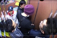 「ファミ通WAVE プレゼンツ ボーズのマルマルタイム【猫】」のワンシーン。秋葉原の中古ゲーム屋におでかけ。