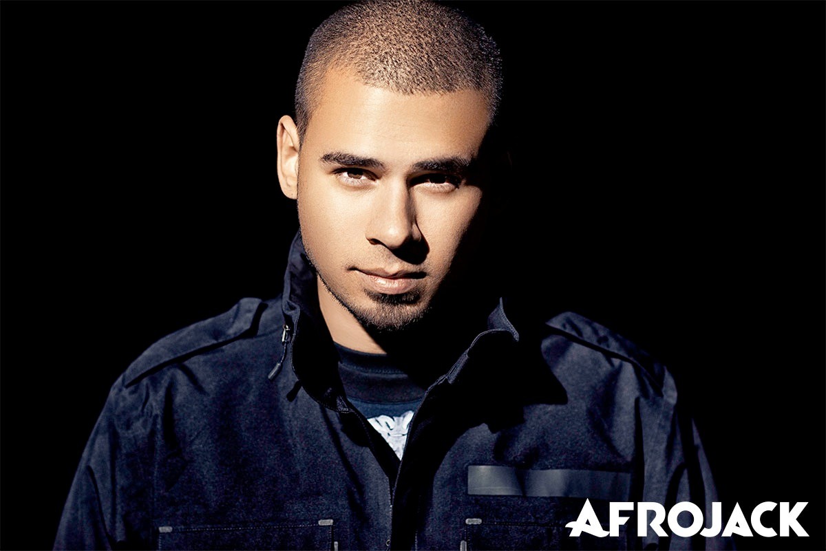 2日目に登場するAFROJACK。