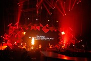 2月23日に東京・国立代々木競技場第一体育館で行われた「ARENA TOUR 2013『ENTERTAINMENT』」の模様。（Photo by 上飯坂一）