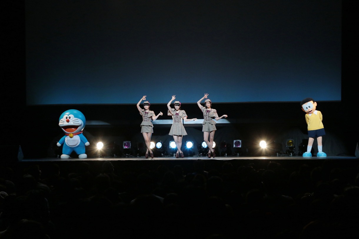 「未来のミュージアム」を初めてライブで披露するPerfume。