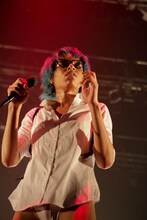 アヴちゃん（Vo）（撮影：岩根愛）