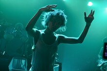 アヴちゃん（Vo）（撮影：岩根愛）