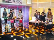 今回からトーク収録のセットがリニューアル。堂本光一が下手で立って進行し、上手に堂本剛やトークレギュラーメンバーが座る。その間のステージセンターにゲストが位置する。