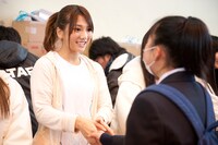 第10回被災地訪問の様子。 (C)AKS