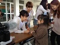 第12回被災地訪問の様子。 (C)AKS