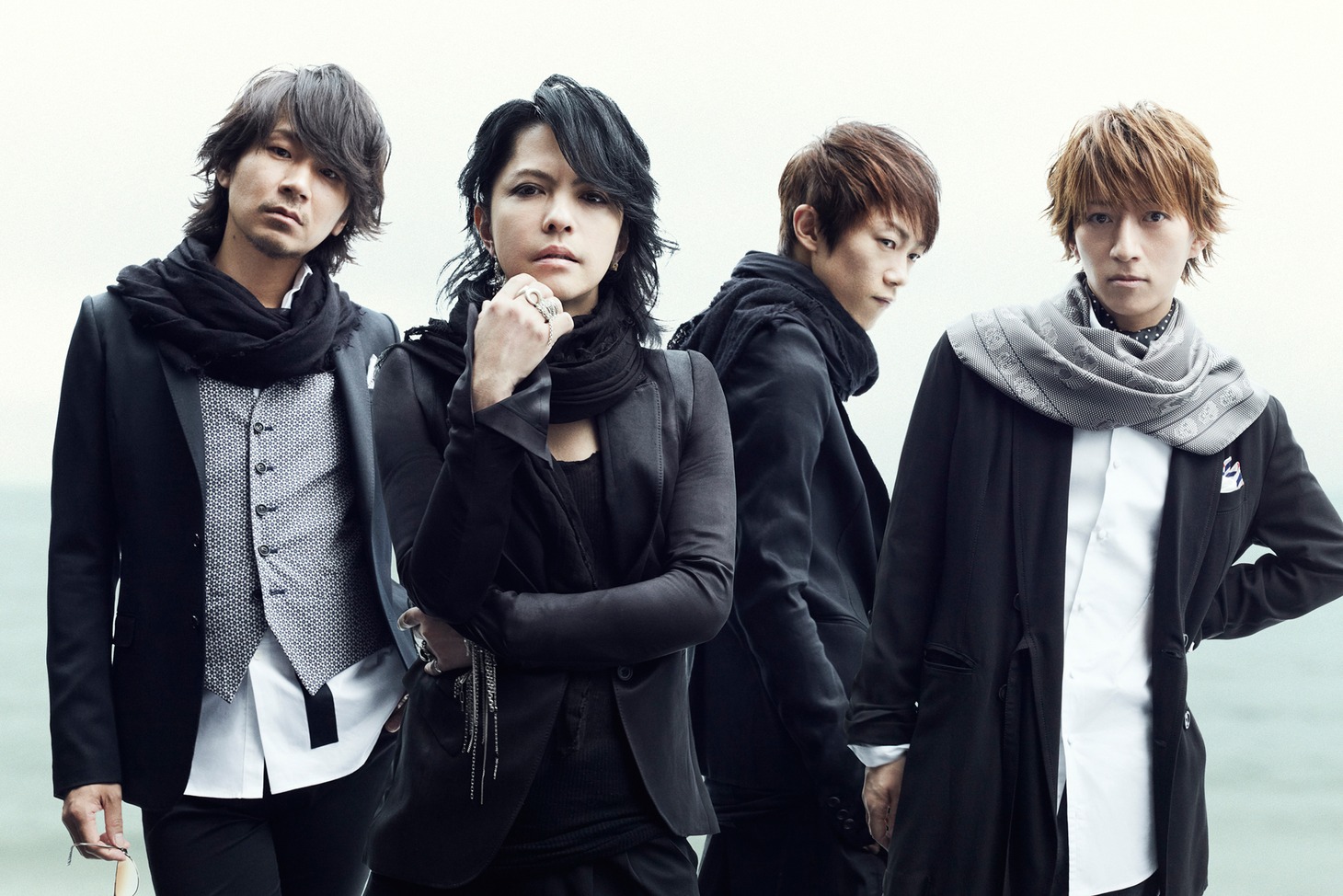 今週の人気の画像1位は「ラルク新ビジュアル公開＆今夜ラジアンFでライブ音源OA」より、L'Arc-en-Ciel。