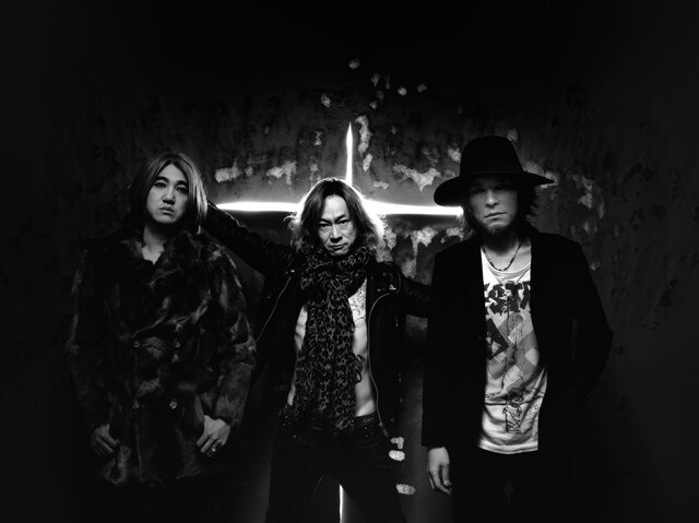 THE GOLDEN WET FINGERS