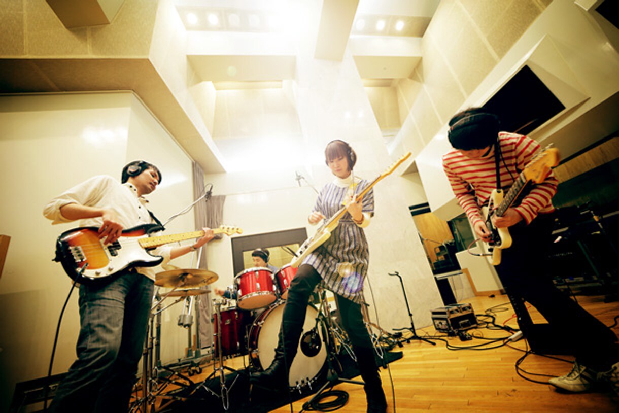 ピロカルピン、夏秋ツーマンで再現ライブも