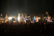 「弱虫のロック論 -平山雄一第二音楽評論集リリースパーティ-」アンコールの様子。（撮影：三浦憲治）