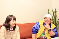 「日経エンタテインメント！」百田夏菜子×川上マネージャー対談の様子。