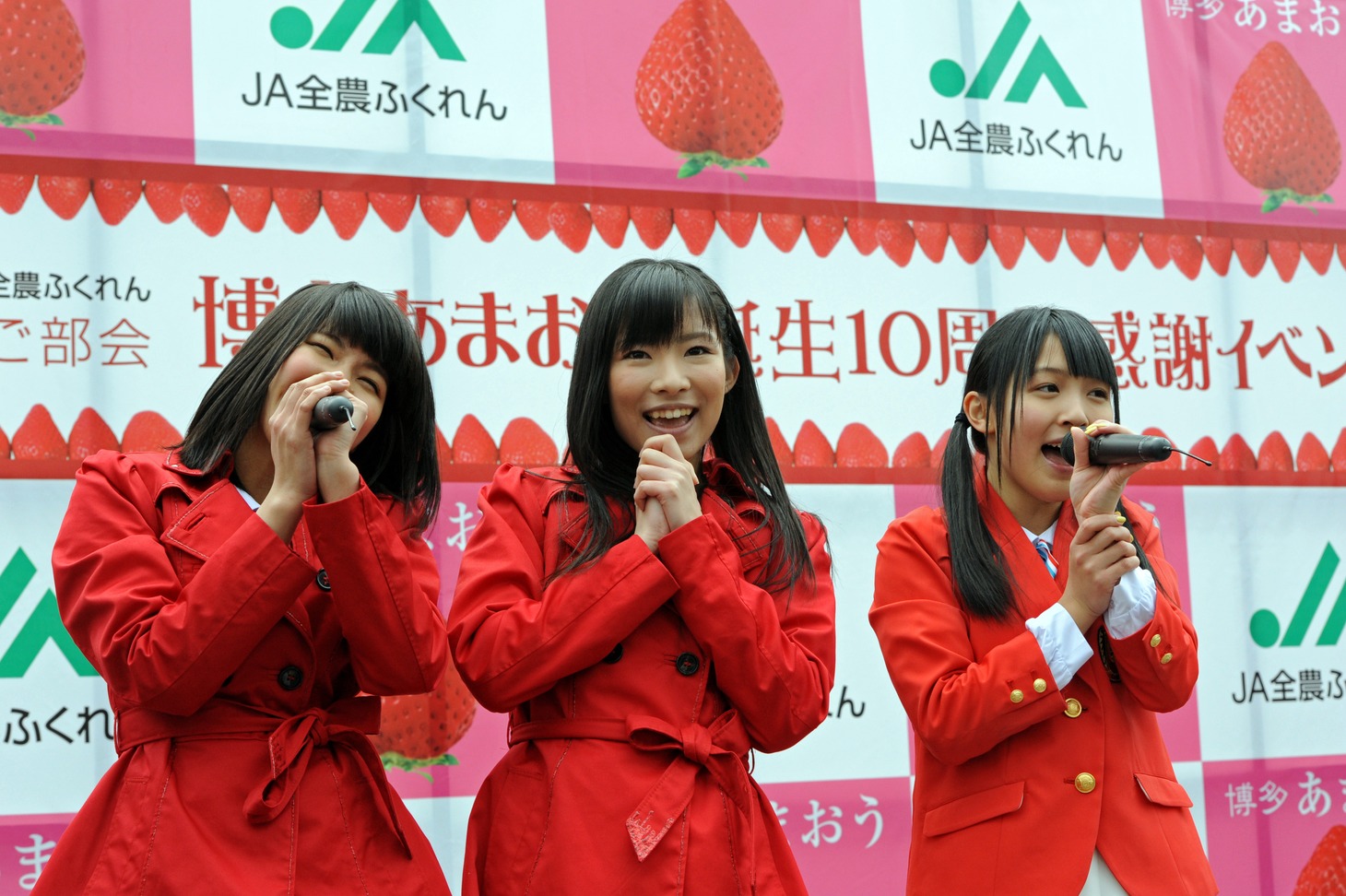 天野なつ、岸田麻佑、瑞稀もえ（左から）。