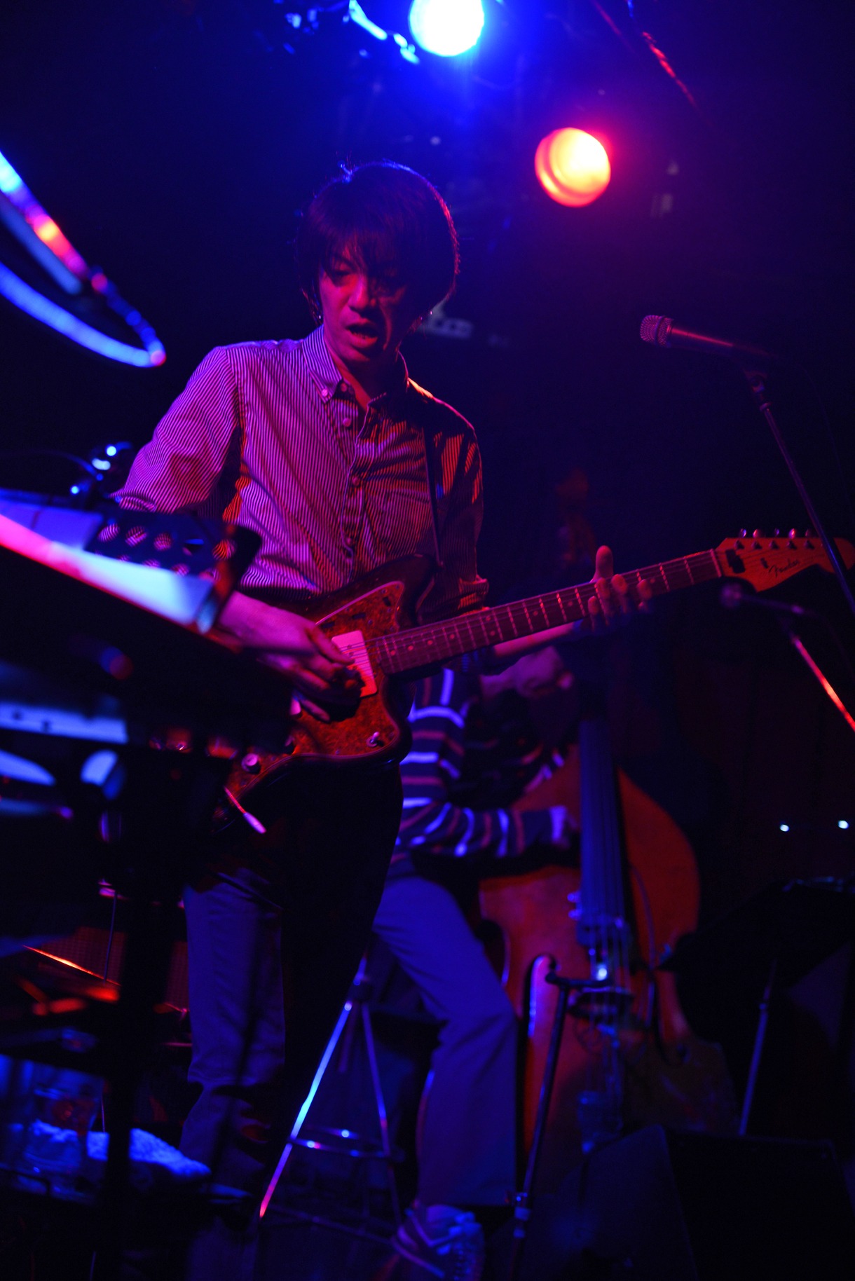 高橋徹也（写真はワンマンライブ「First Lady and Coffin 2013」の様子）