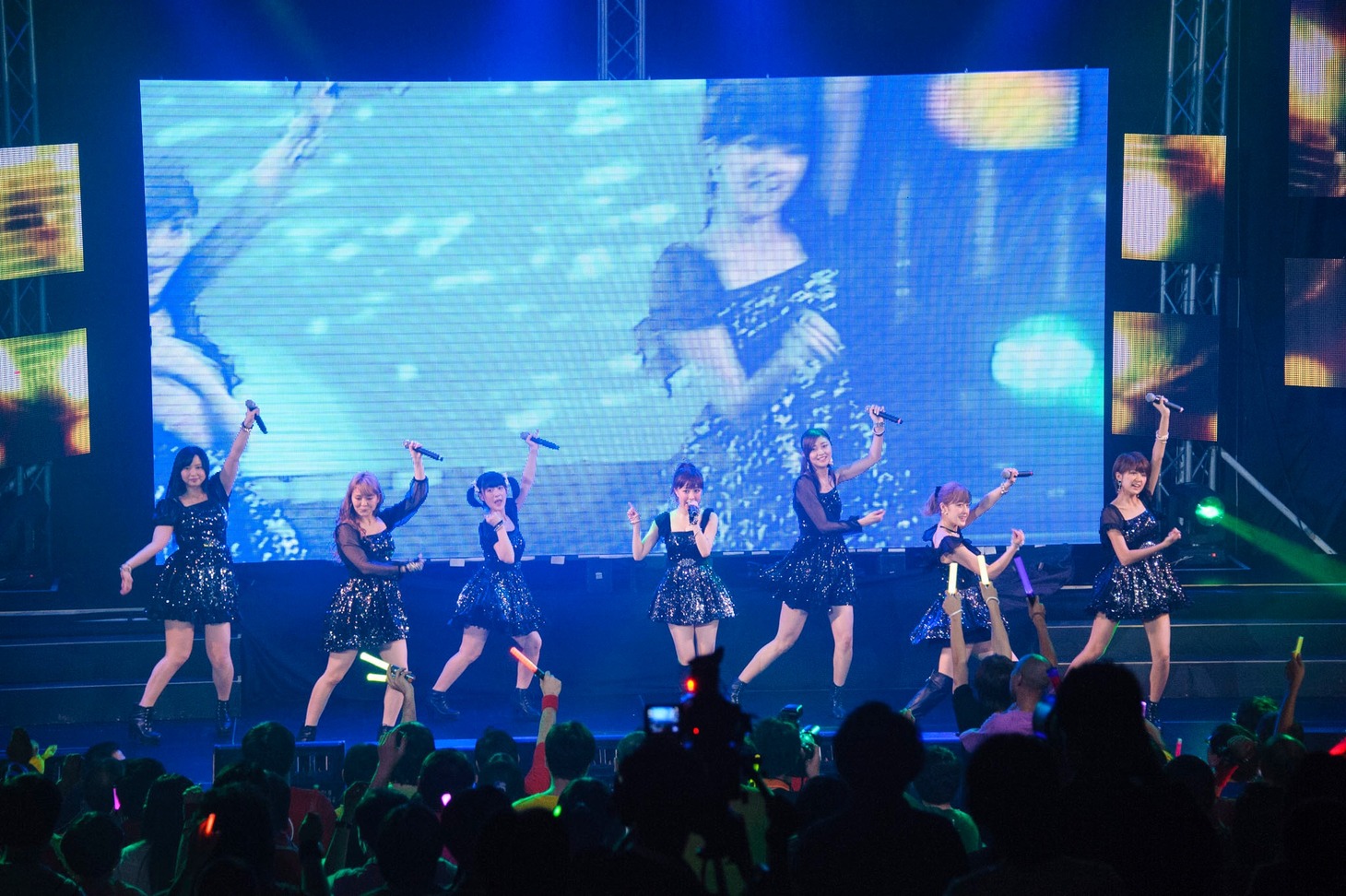 「Berryz工房コンサートツアー2013春 in Bangkok」の様子。