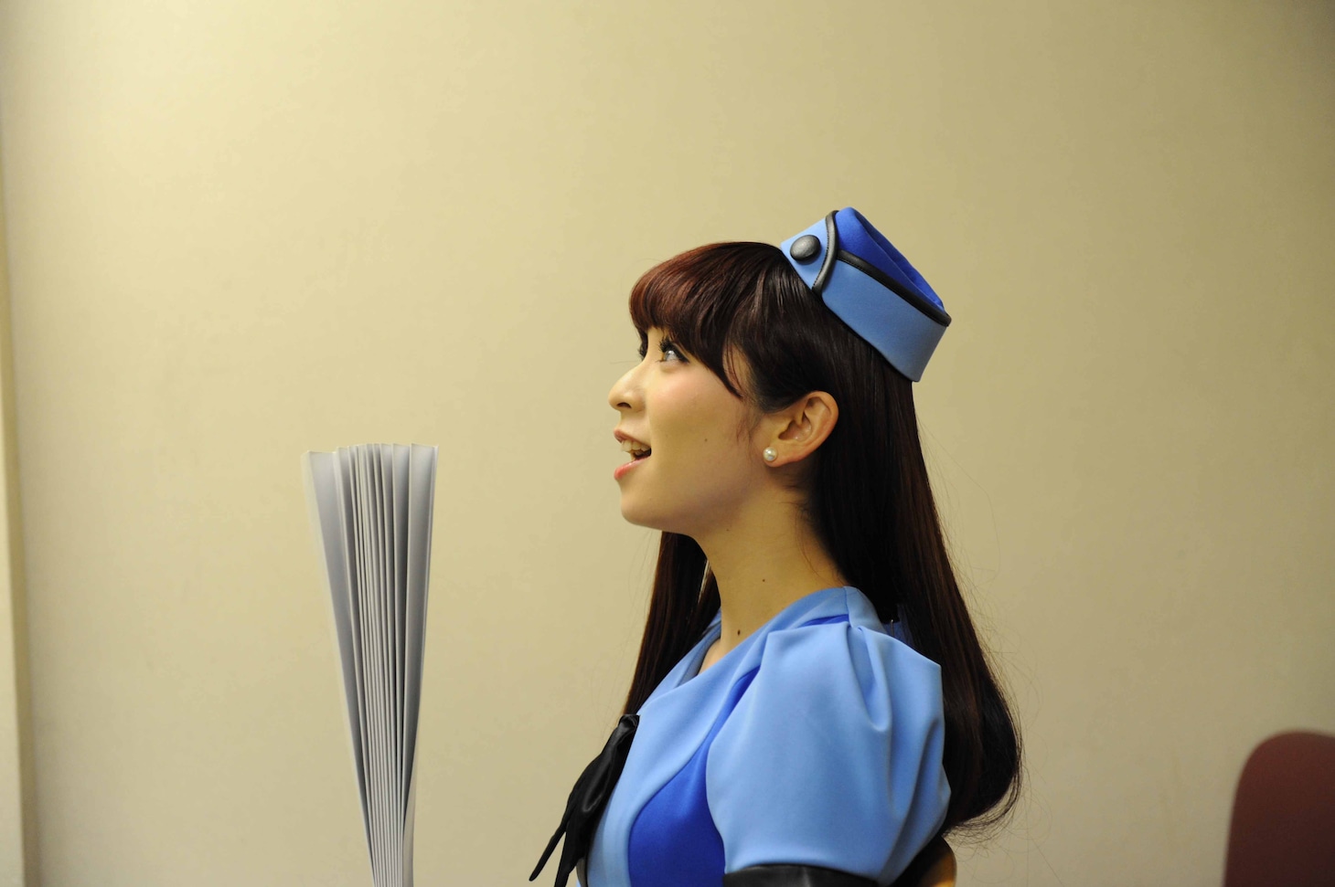 パッセンジャーの懺悔を聞く玉井杏奈。