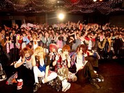 ワンマンツアー「once live too meaning」札幌公演の様子。