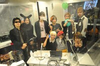 「ニコニコ超パーティー II 特番！ニコラジSP in 渋谷スペイン坂スタジオ公開生放送」ゲスト全員揃っての記念撮影。