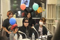 番組前半のゲストとして登場したりりり、FB777、キヨ（写真前列左から）、じゅん☆じゅん、H.J.Freaks（後列左から）。