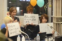 番組後半のゲスト、みうめ、ぽこた（写真前列左から）、めろちん、れるりり（後列左から）。