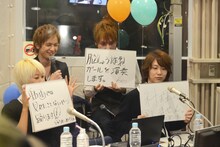 番組後半のゲスト、みうめ、ぽこた（写真前列左から）、めろちん、れるりり（後列左から）。