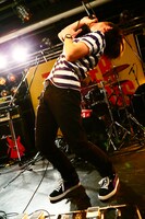 「FOUR GET ME A NOTS×KNOCK OUT MONKEY Premium Show Case supported by TOWER RECORDS×smart」の様子。（Photo by Rie Suwaki[MAXPHOTO]）