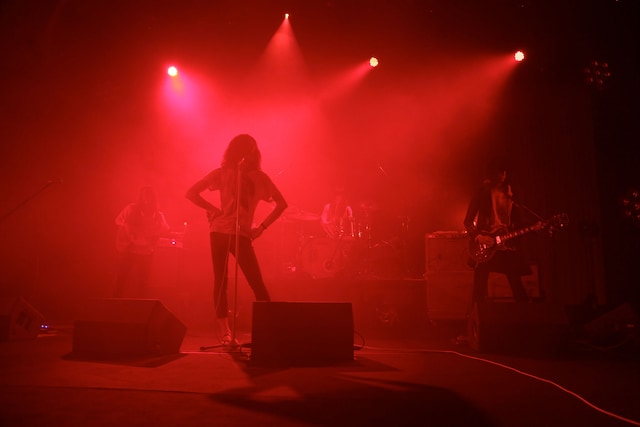 3月8日に東京・日本青年館で行われた「the dresscodes TOUR "1954"」の模様。（撮影：松本時代）