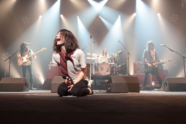 3月8日に東京・日本青年館で行われた「the dresscodes TOUR "1954"」の模様。（撮影：松本時代）