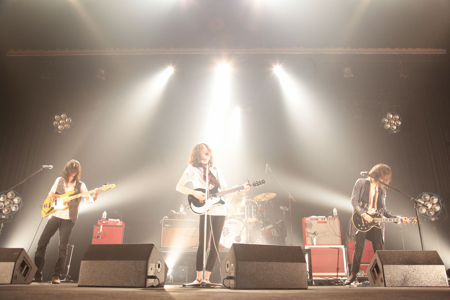 3月8日に東京・日本青年館で行われた「the dresscodes TOUR "1954"」の模様。（撮影：松本時代）