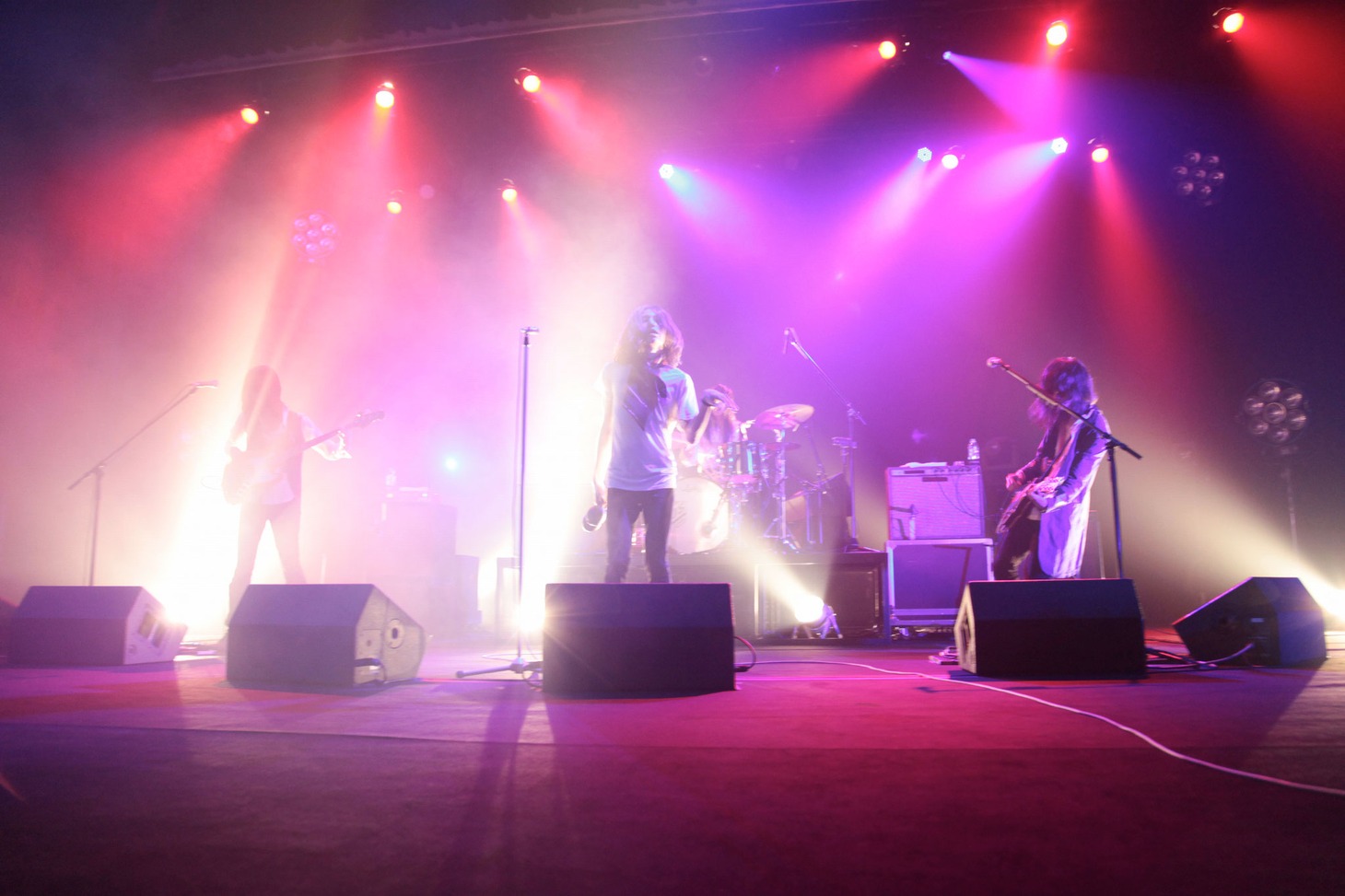 3月8日に東京・日本青年館で行われた「the dresscodes TOUR "1954"」の模様。（撮影：松本時代）