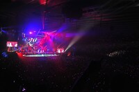 「ももいろクローバーZ JAPAN TOUR 2013『5TH DIMENSION』」初日の様子。