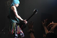 「TOUR 2013 COSMIC DREAMER Extra～WE LOVE ALL!」でのBUCK-TICK。（Photo：MASA）