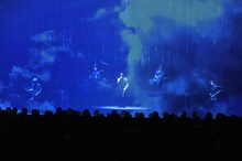 「TOUR 2013 COSMIC DREAMER Extra～WE LOVE ALL!」でのBUCK-TICK。（Photo：MASA）