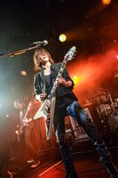 3月9日に東京・渋谷CLUB QUATTROで行われた「Tour2013 "Tremolo"」ファイナル公演の模様。