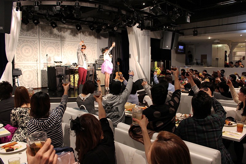 「mihimaPARTY'13 ～☆10周年☆ミヒマル晩餐会!!」の模様。
