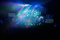 写真は「ももいろクローバーZ JAPAN TOUR 2013『5TH DIMENSION』」初日の様子。