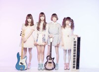 Silent Siren（写真左から2番目がひなんちゅ）