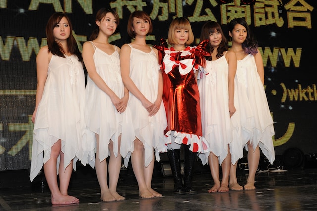 左からサムギョプサル和田、ルーキタエ、あやまん監督、ファンタジスタさくらだ、あいな、金玉澤。