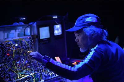 ヤン富田（Photo by グレート・ザ・歌舞伎町）