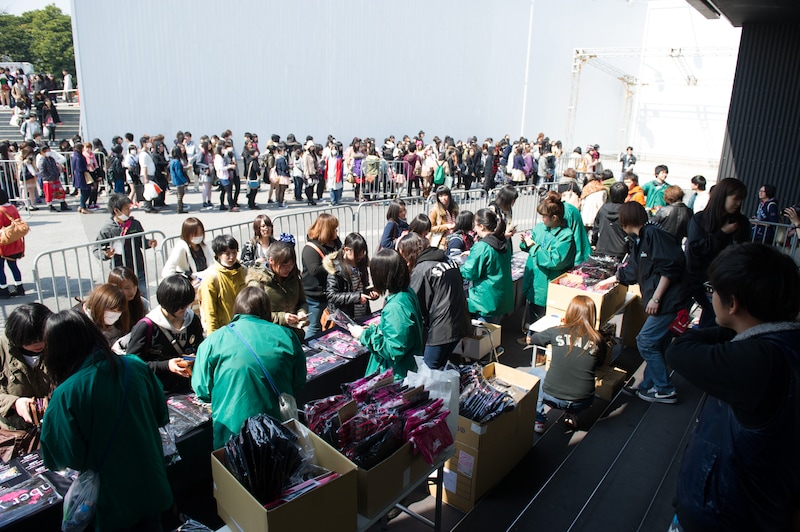 開演前のグッズ売り場には長蛇の列が発生した。