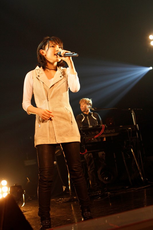 「家入レオ 1stワンマンツアー～LEO～」追加公演の様子。