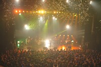 「家入レオ 1stワンマンツアー～LEO～」追加公演の様子。