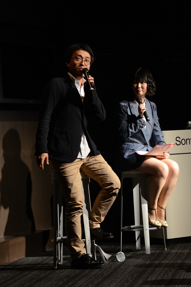 左からわかむらP（中央）、井ノ上奈々（右）