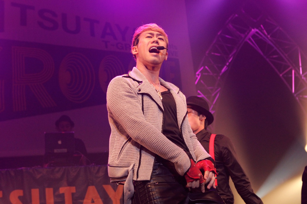 川畑要（写真は「TSUTAYA presents 2012 WINTER CAMPAIGN T-GROOOVEオリジナルライブin TOKYO」出演時の様子）