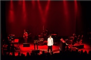 3月にイギリス・ロンドンのO2 Shepherd's Bush Empireで行われたillionライブの模様。(撮影:永戸鉄也)