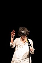 3月にイギリス・ロンドンのO2 Shepherd's Bush Empireで行われたillionライブの模様。（撮影：永戸鉄也）