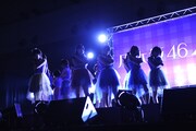 「君の名は希望」を披露する乃木坂46。