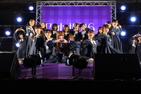「シャキイズム」を披露する乃木坂46。