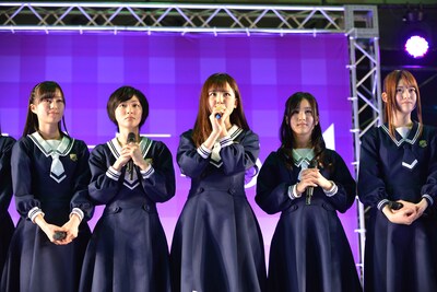 生田絵梨花、生駒里奈、大和里菜、星野みなみ、松村沙友理（左から）