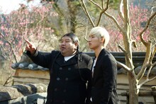 熱海梅園を訪れるVJ Boo（左）とD-LITE（写真右）。