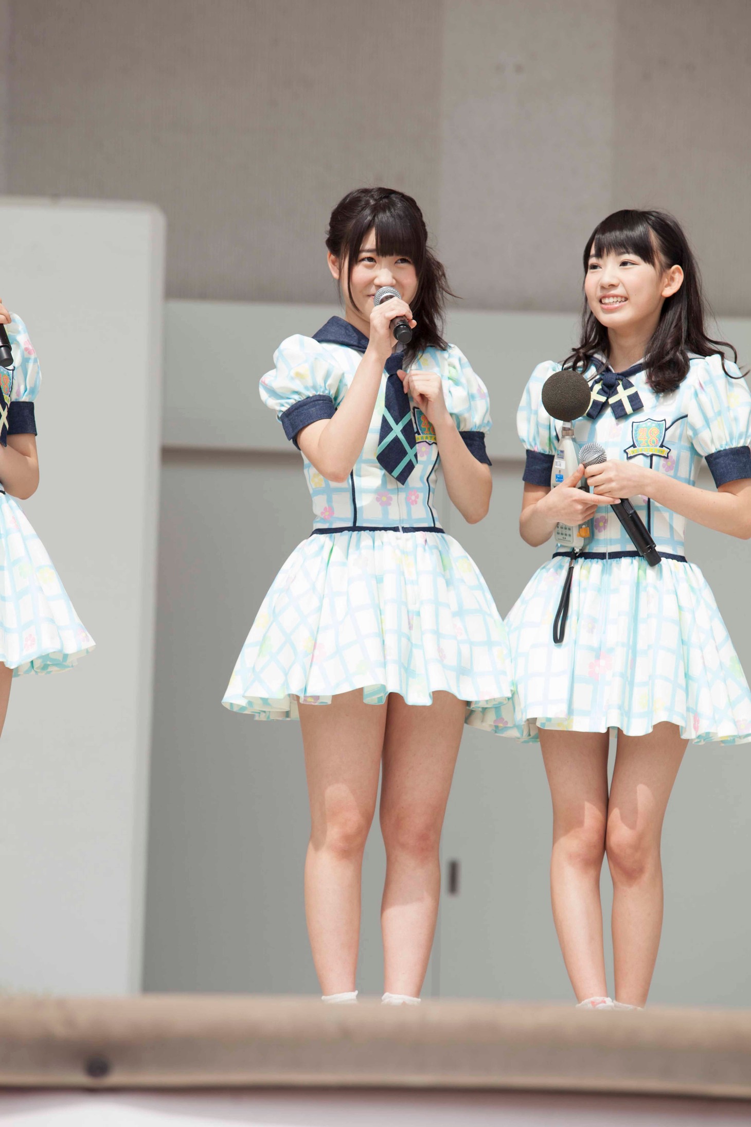 大声コンテストで優勝した中西智代梨による井上陽水のものまね。（C）AKS